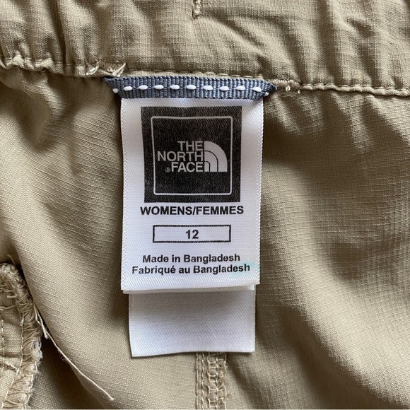 The North Face Capri Cargo Pants Womens Size 12 Khaki Lightweight Outdoor - Picture 8 of 12